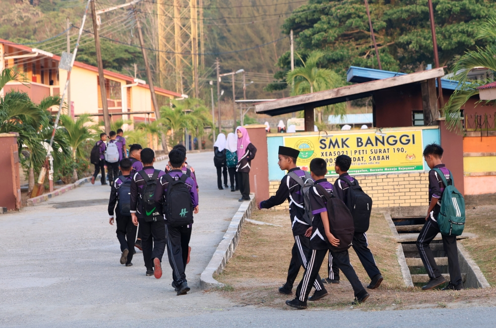 Anwar’s return to Pulau Banggi stirs memories of inspiring 1994 school visit for fisherman’s son turned assemblyman SMK Banggi is located in Pekan Karakit, the only secondary school on the island. — Bernama pic
