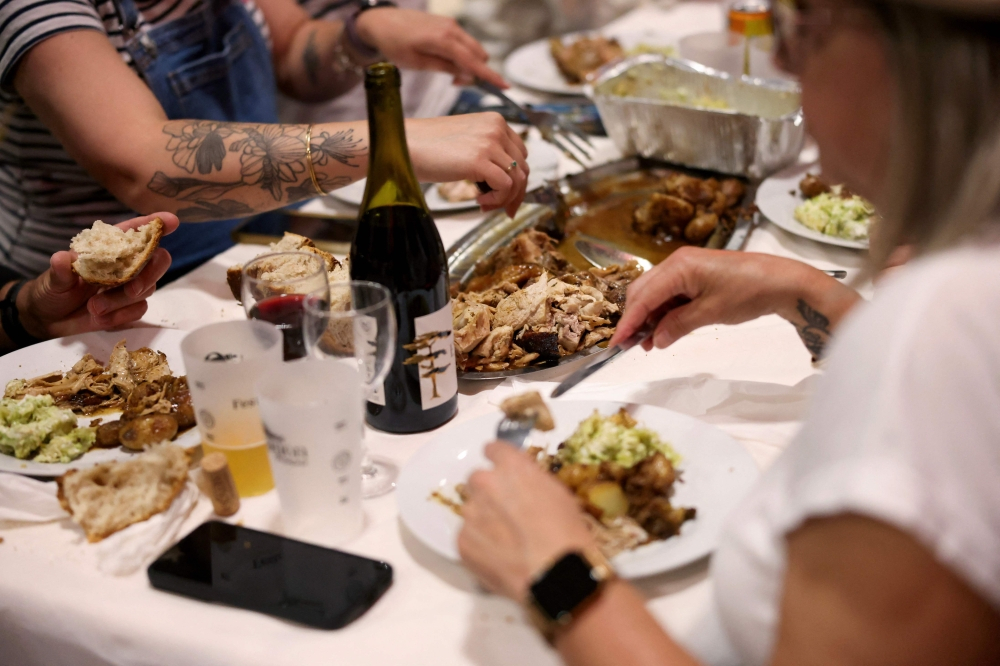 No alcohol, please: Wine consumption slides in 2025 due to tariffs ...