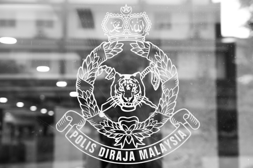 Kedah police probe Bedong school fight involving female students, clarify video misled viewers Police have identified between six and 10 female students believed to be involved in a fight in front of a secondary school in Bedong, which went viral on social media since yesterday. — Picture by Choo Choy May