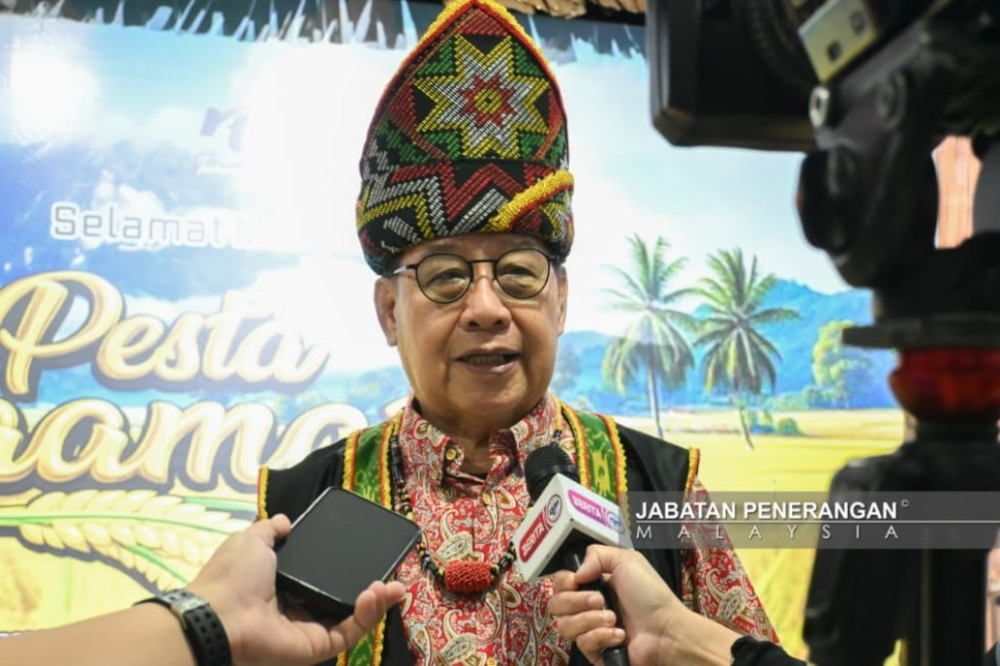 Anwar expected to officiate state-level Kaamatan Festival in Penampang on May 30 Datuk Seri Jeffrey Kitingan speaks to the media after the radio interview. — Picture courtesy of Information Department