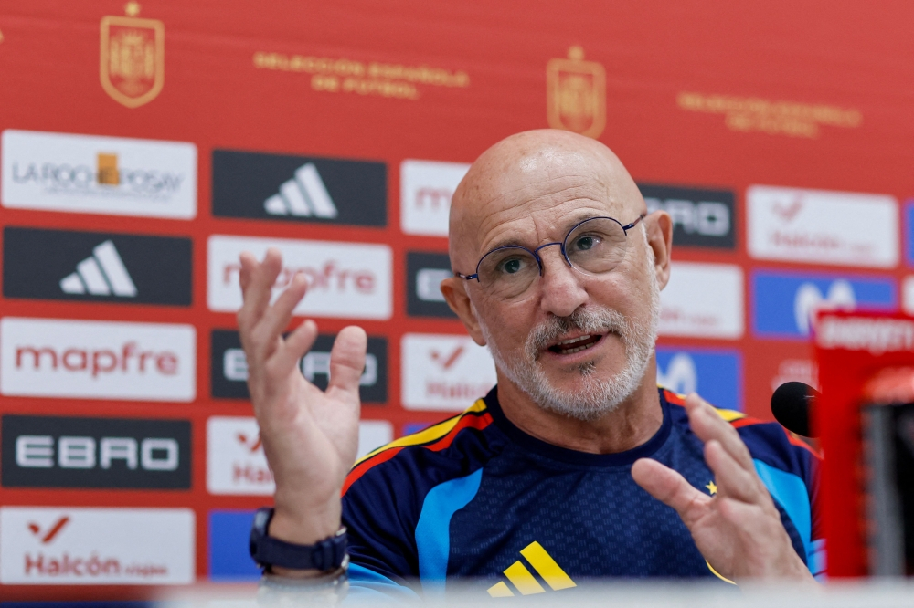 Spain's World Cup secret weapon? Coach De la Fuente says trust and 'family' come before tactics | Malay Mail