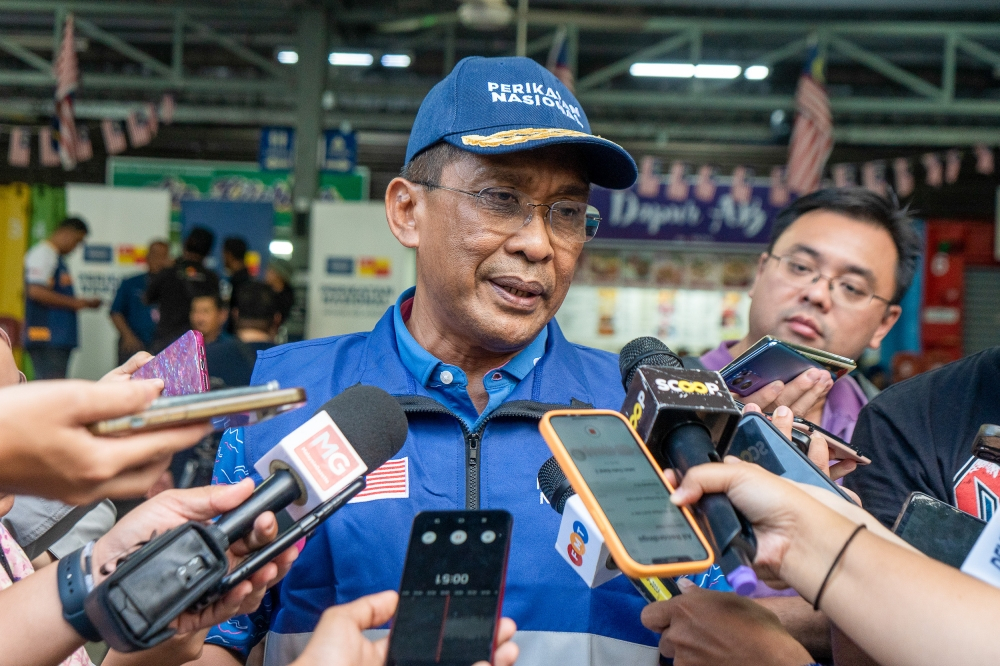 PAS takeover complete as ROS confirms new Perikatan leadership with Samsuri as chair PAS secretary-general Datuk Seri Takiyuddin Hassan speaks to the media during the launch of the Perikatan Nasional manifesto for the Kuala Kubu Bharu by-election in Kuala Kubu Bharu on May 6, 2024. — Picture by Shafwan Zaidon