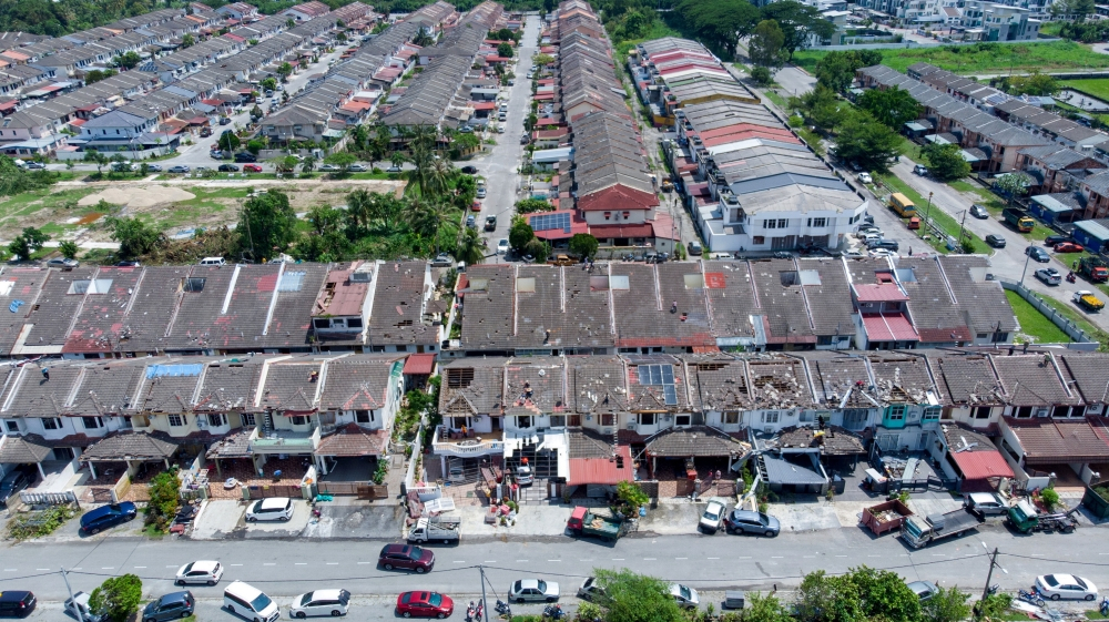 Police seal Bercham storm‑hit areas, tighten movement controls to curb ...