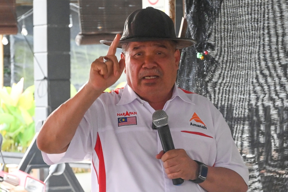 Mat Sabu asks Johor voters to give Pakatan chance to prove manifesto not ‘copy paste’ Pakatan Harapan deputy chairman and Parti Amanah Negara president Datuk Seri Mohamad Sabu speaks at the Jelajah Johor Bersama Bang Mat programme in Rengit, Batu Pahat, on July 6, 2026.