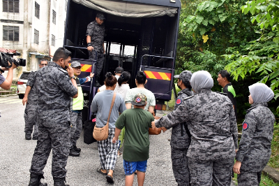 UNHCR card does not shield holders from Malaysian laws, says Akmal Nasrullah The Melaka Immigration Department (JIM) detained 40 foreigners suspected of committing various offences under the Immigration Act 1959/63 during a nationwide simultaneous enforcement operation in Kelemak in Alor Gajah, July 13, 2026. — Bernama pic