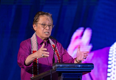 Sarawak mulls new ASSAR unit trust fund for non-Bumiputera savers Sarawak Premier Tan Sri Abang Johari Tun Openg says the state is considering ASSAR 2 to offer non-Bumiputera Sarawakians more investment opportunities. — The Borneo Post pic