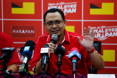 Pakatan to reveal its game plan for Negeri Sembilan polls with new manifesto Monday night Negeri Sembilan Pakatan Harapan Operations director Datuk Muhammad Zaki Md Sabri speaks during a press conference in Seremban on July 19, 2026. — Bernama pic