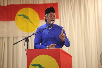 Khairy: Malay vote unity could help BN, Perikatan reclaim Selangor Khairy Jamaluddin said Selangor’s voter profile and demographics were similar to Negeri Sembilan, allowing the outcome of the upcoming state election there to serve as a reference for future political strategies. — Picture from Facebook/Khairy Jamaluddin