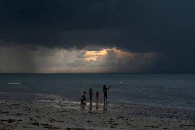 Thunderstorms, heavy rain warnings issued for several states including Selangor, Penang and Sarawak On its Facebook page, MetMalaysia said the warning, issued at 8.50am, involved areas in Kedah, Penang, Kelantan, Terengganu, Pahang, Selangor, Putrajaya, Negeri Sembilan and Sarawak. — Bernama pic