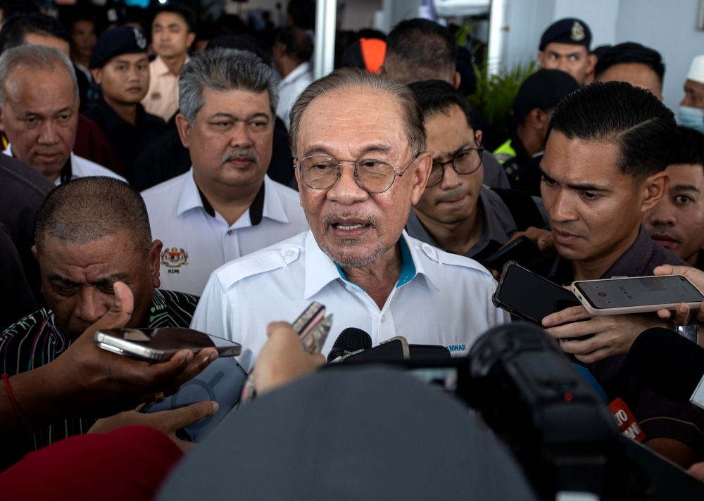 Anwar defends KWAP over eFishery loss, says RM12.9b profit puts setback in perspective Responding to questions in the Dewan Negara, Prime Minister Datuk Seri Anwar Ibrahim, who is also finance minister, said KWAP’s RM163.4 million investment in eFishery had gone through a rigorous investment process involving professional fund managers, feasibility studies and approvals by its investment panel and board, without political interference. — Bernama pic