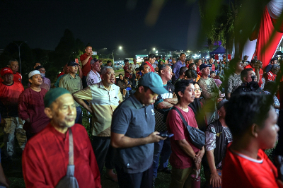 Beyond campaign promises, Negeri Sembilan voters seek leaders who can get things done Party members, campaign machinery and supporters attend the Jelajah Kekal Harapan Negeri Sembilan programme at Pusat Bandar Senawang Taipan 2 yesterday. — Bernama pic