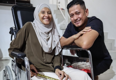 Johor businesswoman Masitah finds new purpose, inspiring community after accident left her blind Johor entrepreneur Masitah Mohd Afandy and her husband, Nik Nazri Abidin. — Bernama pic
