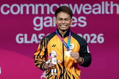 Mohamad Aniq delivers Malaysia’s first Glasgow 2026 gold with record‑breaking 273kg lift National weightlifter Mohamad Aniq Kasdan with the gold medal he won in the men’s 60kg category at the Glasgow 2026 Commonwealth Games held at the Scottish Event Campus (SEC) Armadillo July 26, 2026. — Bernama pic
