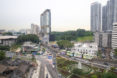 Economy Ministry targets RM58b development spending for 2027 despite global supply crisis Economy Minister Akmal Nasir Nasrullah said today that the government aims to maintain its development spending goals even in the face of a global energy supply crisis. — Picture by Choo Choy May