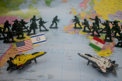 Trump says Iran attack is off for now after talks with Saudi crown prince US President Donald Trump says he is freezing further strikes against Iran after speaking with Saudi Arabia’s crown prince, on condition Iran open the Strait of Hormuz immediately. — Unsplash pic