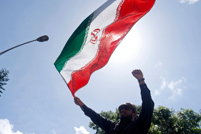 ‘Nothing but a new lie’: Iran media denies Trump claim Tehran asked US not to strike Iran’s Mehr news agency today denied President Donald Trump’s claim that the Islamic republic asked the United States to refrain from conducting new strikes. — AFP pic