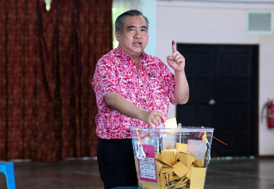 Johor DAP voices full confidence in Anthony Loke, vows to regroup for next general election Johor DAP has expressed its full support for DAP secretary-general Anthony Loke to continue leading the party despite DAP and Pakatan Harapan (PH) suffering a setback in the Negeri Sembilan state election. — Bernama pic