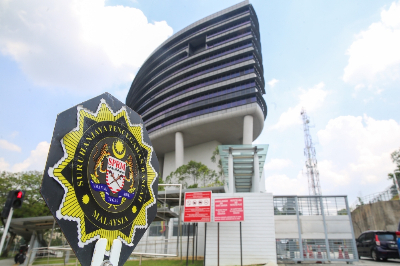 MACC boosts digital forensics capability to detect AI deepfakes, manipulated evidence MACC said the initiative is aimed at enhancing the expertise of its Technology Forensic Division (BFT) in detecting, analysing, and verifying the authenticity of digital evidence, including images, audio, and video recordings suspected of being altered, manipulated, or generated using artificial intelligence (AI) and deepfake technology. — Picture by Choo Choy May