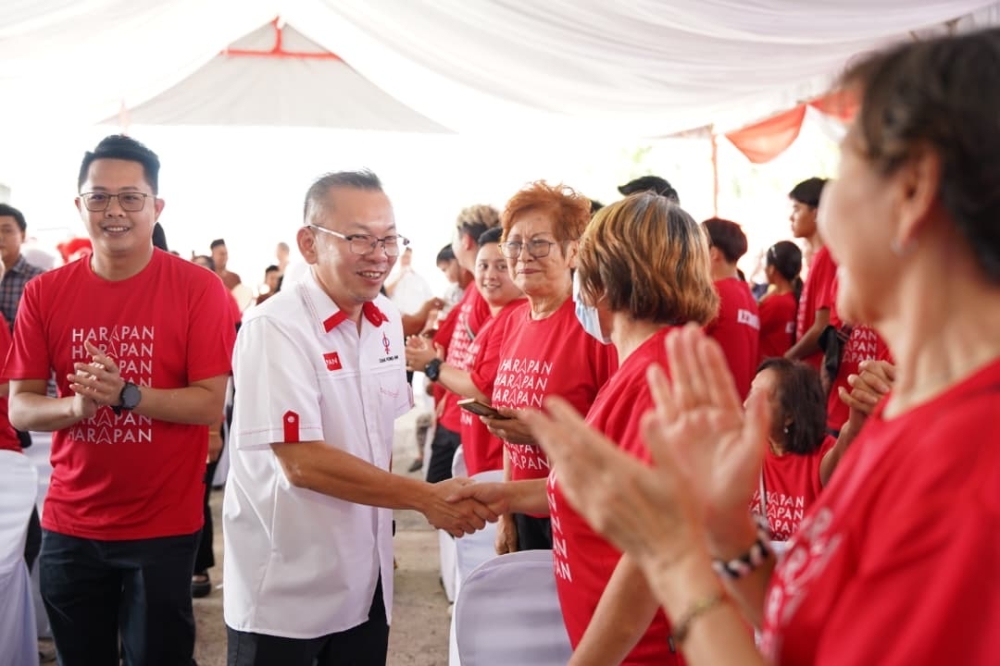 DAP congress set for Aug 16 showdown, stalled reforms and grassroots frustration to dominate agenda National DAP organising secretary Datuk Chan Foong Hin said concerns over the lack of progress on institutional reforms, partly due to insufficient parliamentary support, will be addressed at the party’s national congress on August 16. — The Borneo Post pic