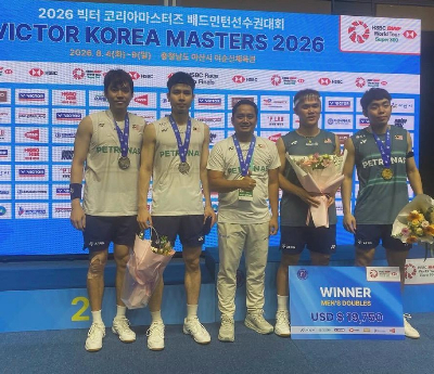 Tee Kai Wun and Yap Roy King click fast as BAM’s doubles shuffle pays off with Korea Masters triumph The new Korea Masters 2026 champions Malaysia’s ‘scratch pair’ Tee Kai Wun-Yap Roy King (right) with badminton coach Muhammad Miftakh (centre) and fellow Malaysian doubles rivals Man Wei Chong-Soh Wooi Yik (left) after the badminton championship in asan, South Korea on August 9, 2026. — Picture from Instagram/m_miftahh