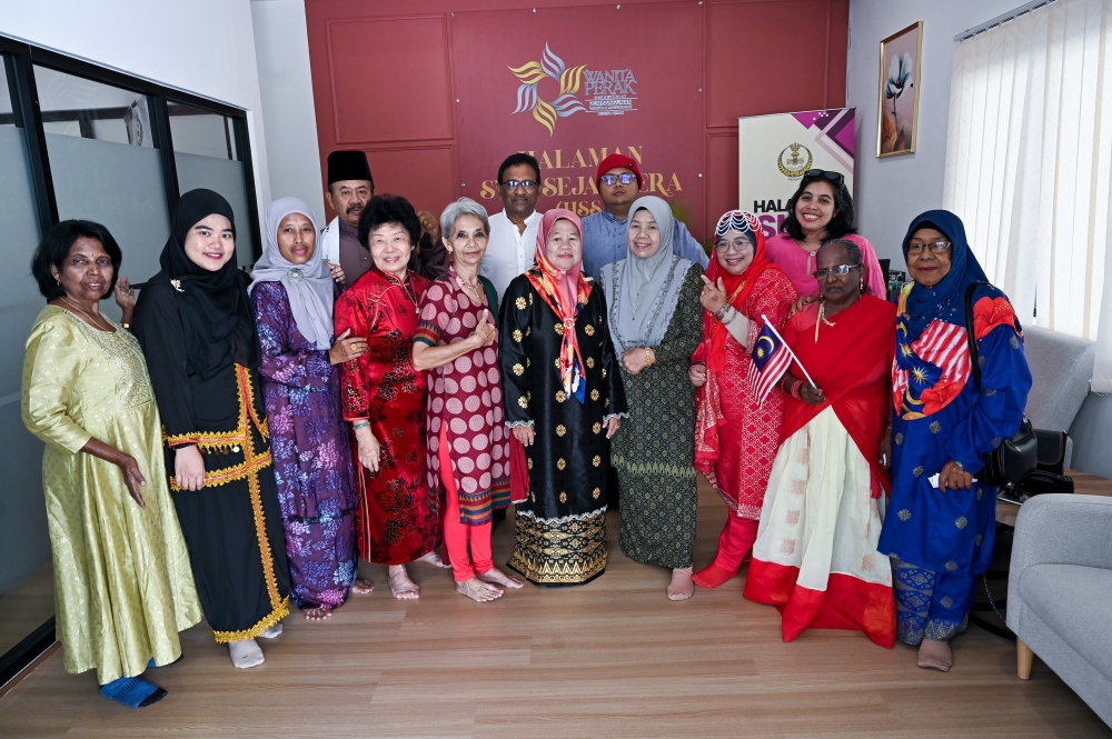 Decades on, Merdeka spirit still burns bright among older Malaysians Older Malaysians from various ethnic backgrounds taking part in a group photo at Halaman Suri Sejahtera Negeri Perak in Taman Lapangan Terbang recently. For them, the community centre is not merely a place to spend their leisure time, but also a ‘second home’ where they can stay active, build friendships with people from different backgrounds and ethnic groups, and enjoy life after retirement. — Bernama pic