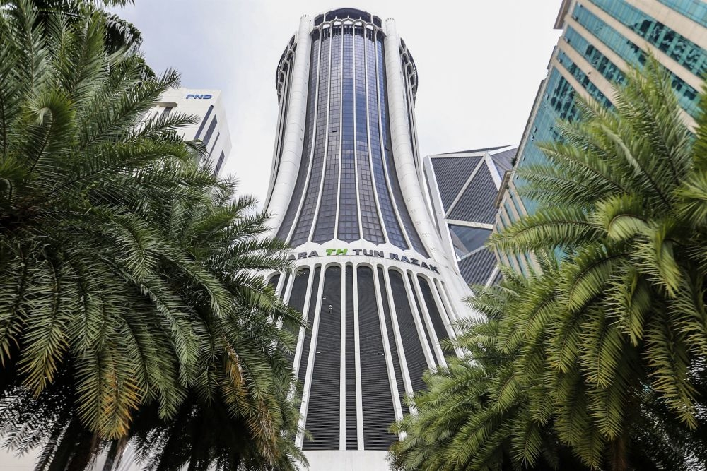 Simplified: The Tabung Haji RCI report and what it said In 2017, TH faced a serious financial crisis as it actually had a RM1.4 billion net loss (instead of the RM3.4 billion net profit recorded in its 2017 financial statement), if accounting standards had been fully complied with. The RCI said there were five factors that led to the crisis, including TH’s ‘creative accounting practices’ in order to enable it to declare high dividends. — File picture by Hari Anggara