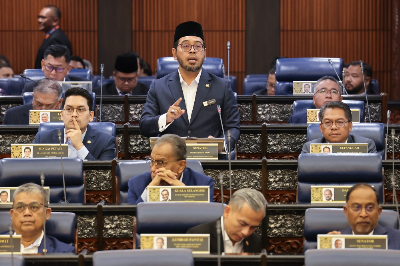 Tabung Haji’s RM10b hole could have been avoided if BNM warnings were heeded, Dewan Rakyat told Minister in charge of Islamic Affairs Zulkifli Hasan (standing) speaks during the special Dewan Rakyat sitting on the Royal Commission of Inquiry report on Lembaga Tabung Haji in Parliament on August 11, 2026. — Picture by Yusof Mat Isa