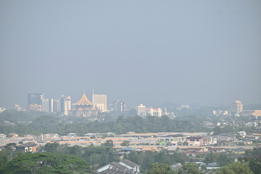 DoE detects seven hotspots in East Malaysia as transboundary haze worsens air quality A view of Kuching city shrouded in haze. Department of Environment deputy director-general (Development) Azuri Azizah Saedon said seven hotspots were detected, with five in Sarawak and two in Sabah. — Bernama pic