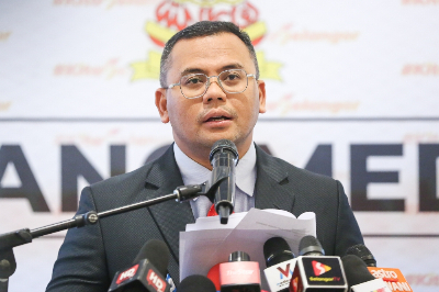 Selangor waits for Putrajaya to register Myanmar refugees before deciding next steps Selangor Menteri Besar Datuk Seri Amirudin Shari says the state will hold off taking action on Myanmar refugees pending federal registration. — Picture by Yusof Mat Isa