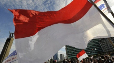 Indonesian Navy thwarts bid to smuggle 75.7 tonnes of tin sand worth RM17.27m to Malaysia The Indonesian Navy has thwarted a suspected attempt to smuggle about 75.7 tonnes of illegally mined tin sand to Malaysia from the Bangka Belitung Islands off the east coast of Sumatra, with the haul estimated at Rp76.04 billion (RM17.27 million). — AFP pic