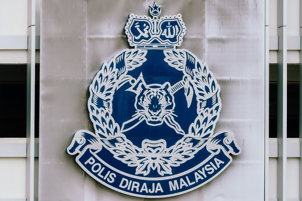 Police: Seven men arrested after viral car park fight in front of Bintulu grocery store Police have arrested seven local men following a fight at a car park in front of a grocery store here, which was captured on video that has gone viral on social media since yesterday. — Picture by Raymond Manuel