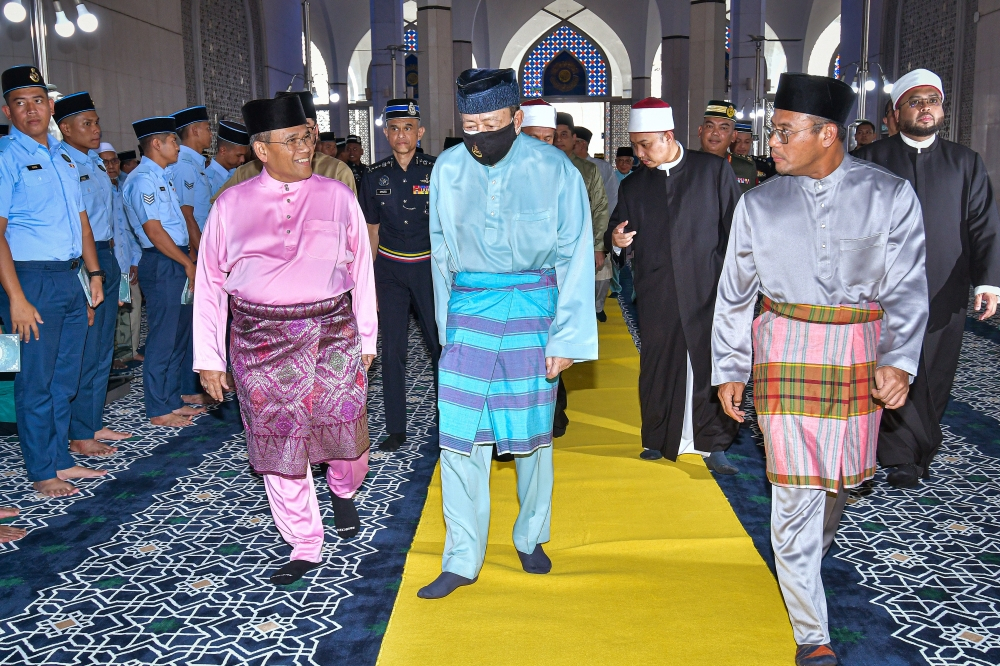 Power without trust becomes greed, warns Selangor Sultan The Sultan of Selangor, Sultan Sharafuddin Idris Shah (centre), attends the Yasin recital, prayers and tahlil, as well as Friday prayers, held in conjunction with the Selangor-level 69th National Day celebration for 1448H/2026M at the Sultan Salahuddin Abdul Aziz Shah Mosque in Shah Alam on August 28, 2026. — Bernama pic