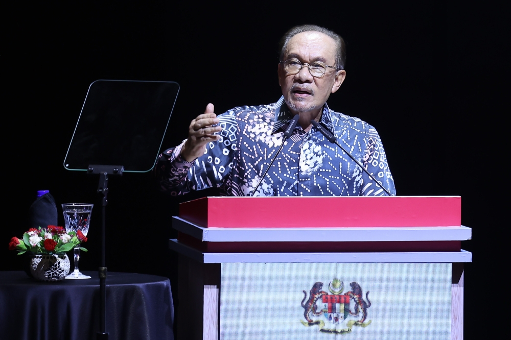 Anwar announces six immediate measures to ease cost‑of‑living pressures Prime Minister Datuk Seri Anwar Ibrahim today announced six immediate measures for the people covering fuel subsidies, school maintenance, artificial intelligence, healthcare digitalisation, e-Invoicing and microfinancing, which will take effect on September 1. — Picture by Yusof Isa