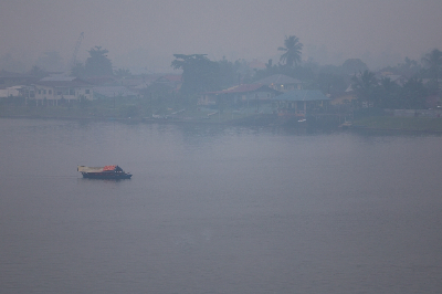 Haze worsens in East Malaysia as Sarawak records hazardous API, Sabah unhealthy levels A hazy view is seen along the Kuching Waterfront, with the Air Pollutant Index (API) reading reaching 366 as of 4pm today. According to data from the Air Pollutant Index Management System (APIMS) portal, the other areas with hazardous readings were Samarahan (350) and Sri Aman (334). — Bernama pic