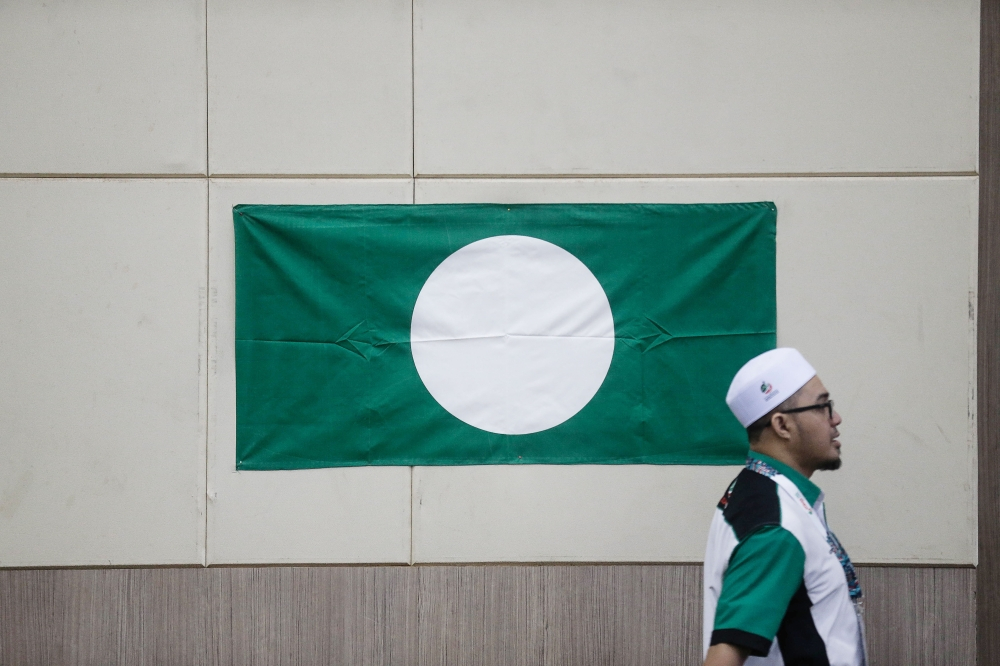 PAS targets prime minister’s post, says no more ‘giving way’ to other parties PAS Kedah Youth chief Ilyas Ahmad said efforts to unite Muslims at the federal level should be led by PAS, which he said should no longer make way for other parties to put forward the prime ministerial candidate. — Picture by Sayuti Zainudin