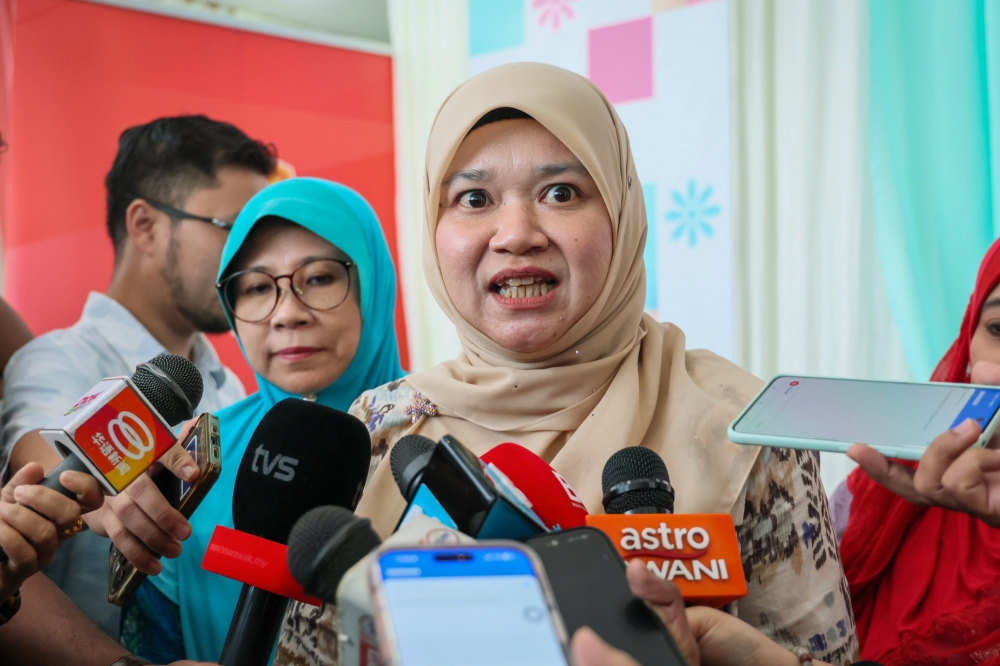 Budget 2027 plan: Fadhlina pushes Kasih Madani training expansion to protect children nationwide Education Minister Datuk Seri Fadhlina Sidek will propose including the Kasih Madani home childminder training programme in Budget 2027 to provide greater childcare and safety support for working mothers. — Bernama pic