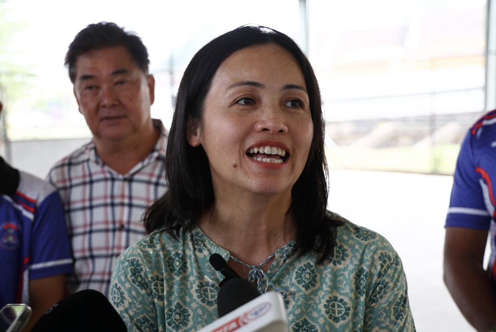 Teo Nie Ching says Meta must extend Facebook, Instagram safeguards worldwide for under‑18s Deputy Communications Minister Teo Nie Ching said the safety features should not be limited to users in the United States, as young people in other countries, including Malaysia, also face the risk of internet addiction. — Bernama pic