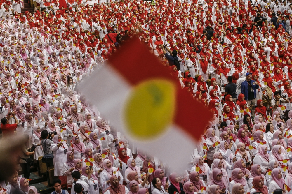 No seat for Pakatan at annual Umno assembly, but PAS gets red carpet Umno picks PAS over Pakatan Harapan for its 2026 general assembly. — File picture by Hari Anggara