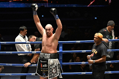 Fury loses patience with Joshua talks, calls for Usyk showdown Tyson Fury reacts after defeating Poland’s Mariusz Wach in a heavyweight charity bout in Pattaya on July 24, 2026. Fury and Joshua have been locked in talks over a long-awaited meeting but the ‘Gypsy King’ is impatient at a lack of confirmation, calling his rival a ‘coward’ last week. — AFP pic