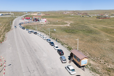 Five-hour queues, soaring prices: Mongolia’s fuel crisis puts energy security in focus An aerial view shows people queueing in their cars to fill up at a gas station in Bagakhangai, Mongolia on August 25, 2026. — AFP pic