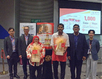 New Malaysian evidence for cancer nutrition care underpins Pharm-D Health Science-NCSM’s ‘1,000 Cans of Hope’ initiative At the launch of the Valens Onthera ‘1,000 Cans of Hope’ initiative, bringing together key representatives from Pharm-D Health Science Berhad and the National Cancer Society Malaysia (NCSM). From left to right: Lim Kean Ping, CEO of Pharm-D Sdn Bhd; WongChin Cheang, Group Managing Director of Pharm-D Health Science Berhad; cancer patients Aini Suzana Abu Kassim and Muzammil Ramli; Kol. Bersekutu (PA) Assoc Prof Dr Murallitharan Munisamy (Dr Murali), Managing Director of NCSM; and Jefferson Ng Khai Qiang, Clinical Psychologist and Assistant Manager of Psychosocial Support Department at NCSM. — Pharm-D Health Science pic