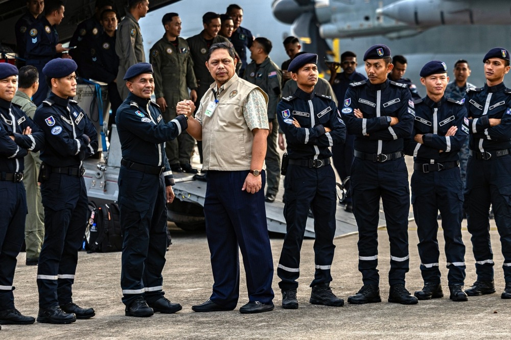 Malaysia’s SMART team arrives in Nepal disaster zone, begins drone reconnaissance The MAS01 SMART team left Malaysia on Sept 5, deployed as part of the Humanitarian Assistance and Disaster Relief (HADR) mission, arrived in Kathmandu last Saturday aboard a Royal Malaysian Air Force (RMAF) A400M aircraft. — Bernama pic