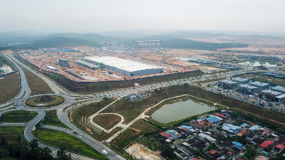 Malaysia’s data centre boom: How it affects jobs, electricity and water An aerial view shows Google’s first data centre under construction at Elmina Business Park, Selangor August 26, 2025. — Bernama pic