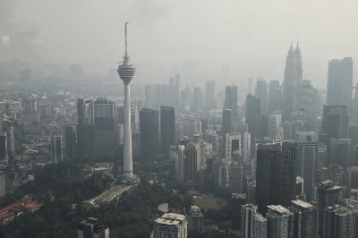 No hazardous API readings recorded nationwide, Sarawak records highest unhealthy levels In Kuala Lumpur, Batu Muda also recorded an unhealthy API reading of 167. — Picture by Choo Choy May .