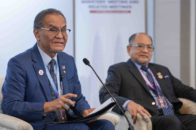Transboundary haze discussed on sidelines of Asean health ministers meeting, says Dzulkefly Health Minister Datuk Seri Dzulkefly Ahmad said the matter could subsequently be taken up at the senior officers’ meeting. — Bernama pic