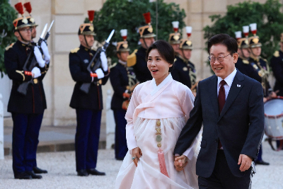 South Korea’s Lee rules out second term amid push to change one-term presidency South Korea’s President Lee Jae Myung and his wife Kim Hye Kyung arrive for a State dinner at the Elysee Presidential Palace, in Paris on September 8, 2026. — AFP pic