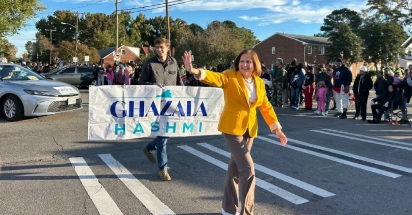 غزالة هاشمي أول امرأة مسلمة تفوز بمنصب نائب حاكم ولاية فيرجينيا.