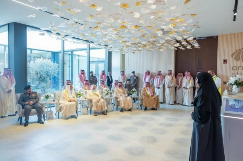 أمير الشرقية يزور ملعب أرامكو ويطّلع على سير العمل في المشروع