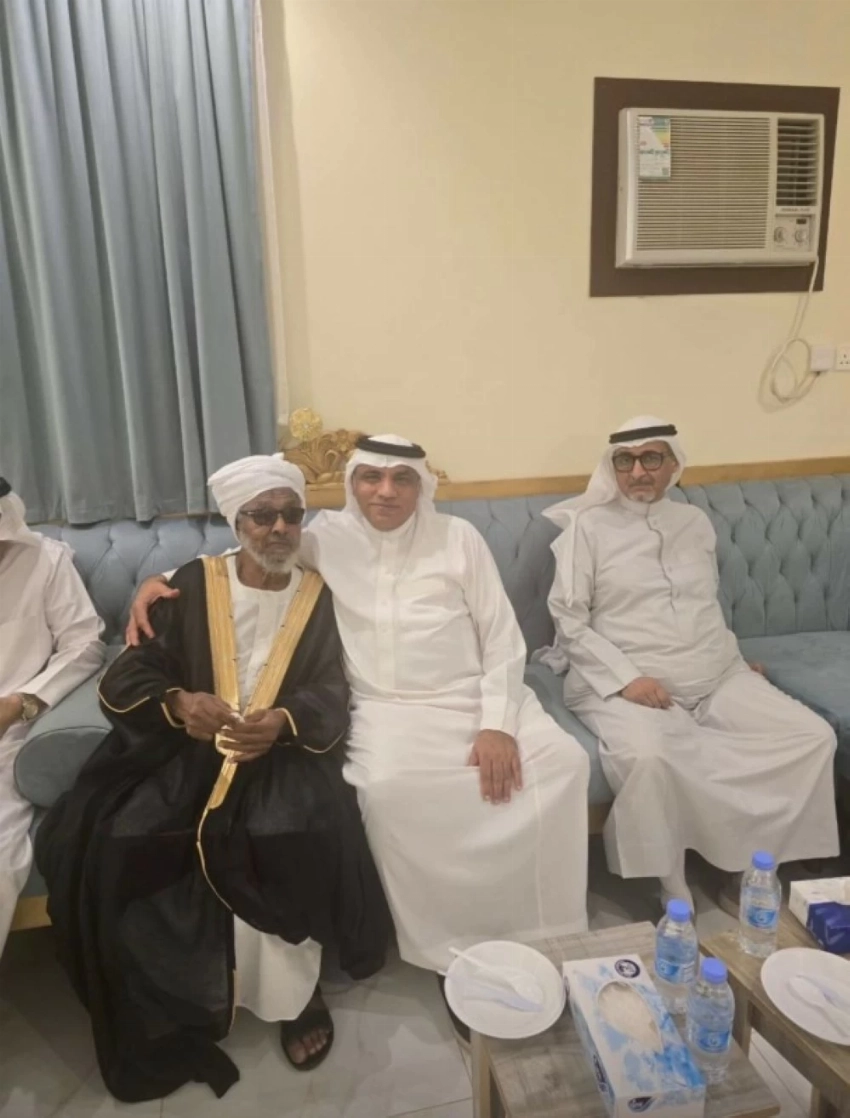 بعد نصف قرن.. طلاب الليث يردّون الجميل لمعلمهم عمر أبشر