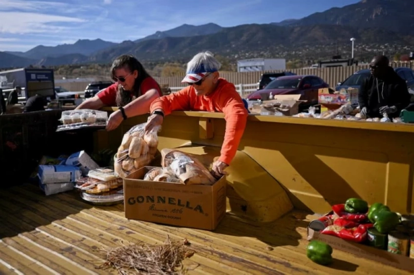المحكمة العليا تُجمِّد 4 مليارات دولار من قسائم طعام 42 مليون أمريكي